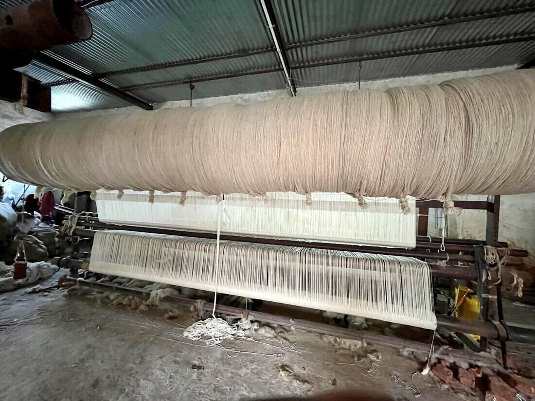 Setting the loom